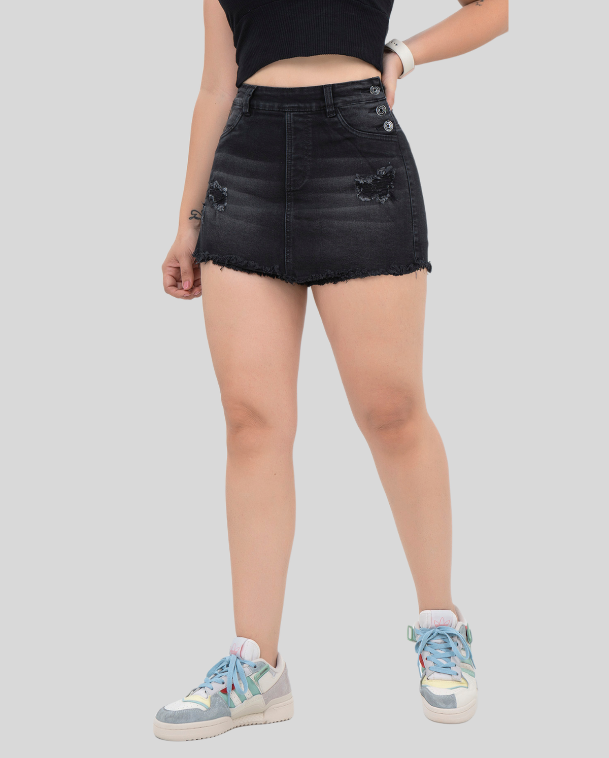 Ref: FS-005 Falda short en stretch, levanta cola, botones laterales, color gris oscuro