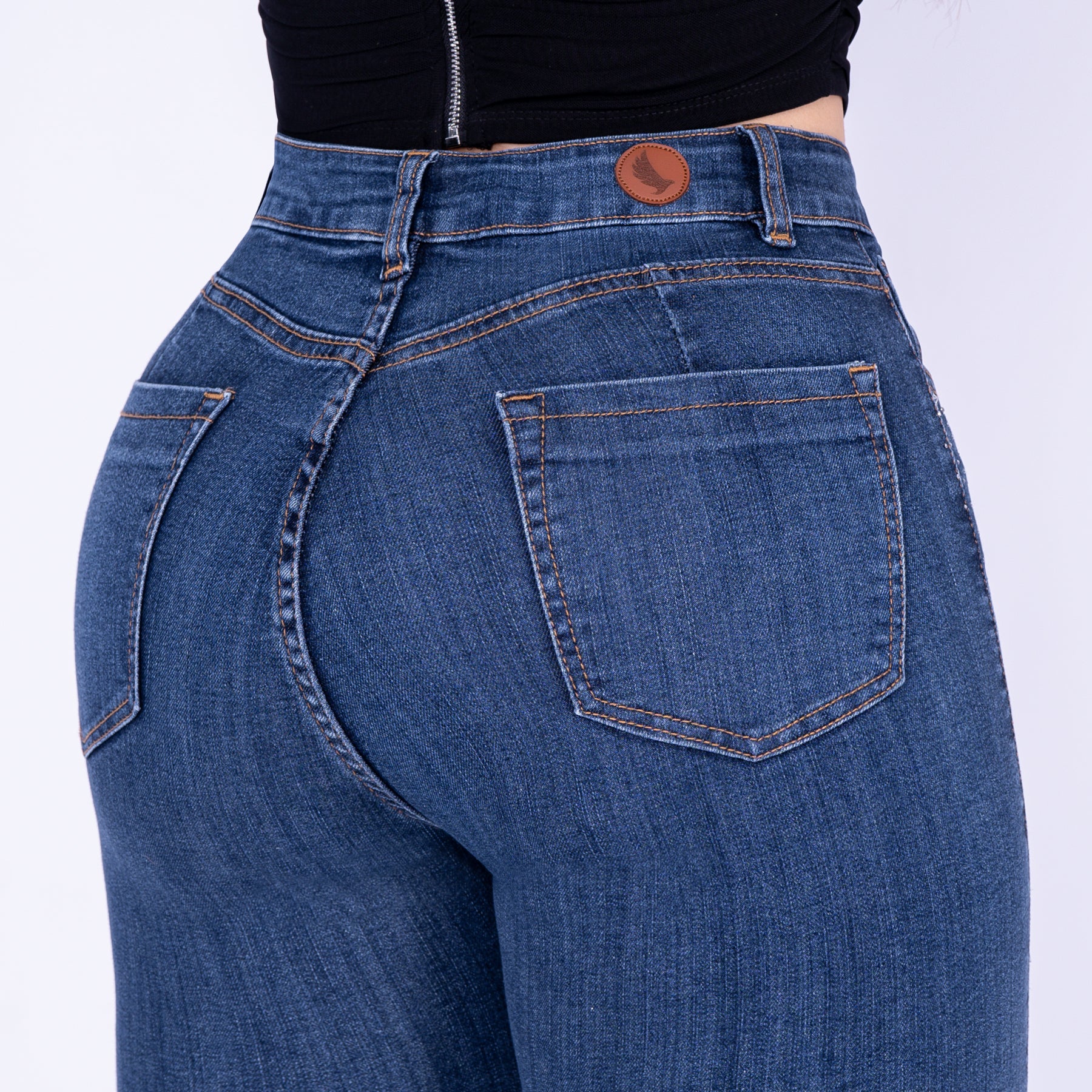 Ref: J-2272-1 Pantalón shiny flare stretch, bota ancha, tiro alto, tono azul oscuro