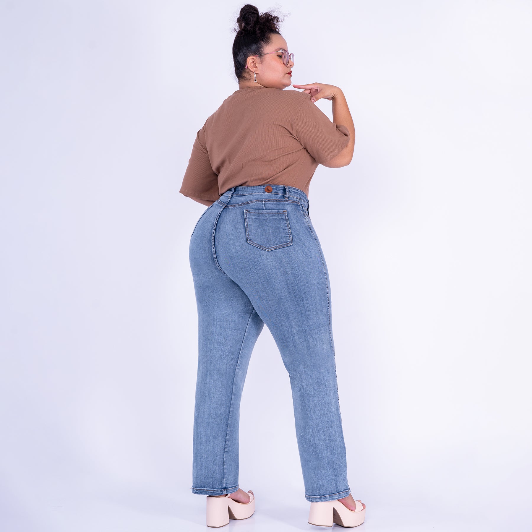 Ref: J-2270-1 Pantalón shiny flare stretch, bota ancha, tiro alto, tono Azul Claro