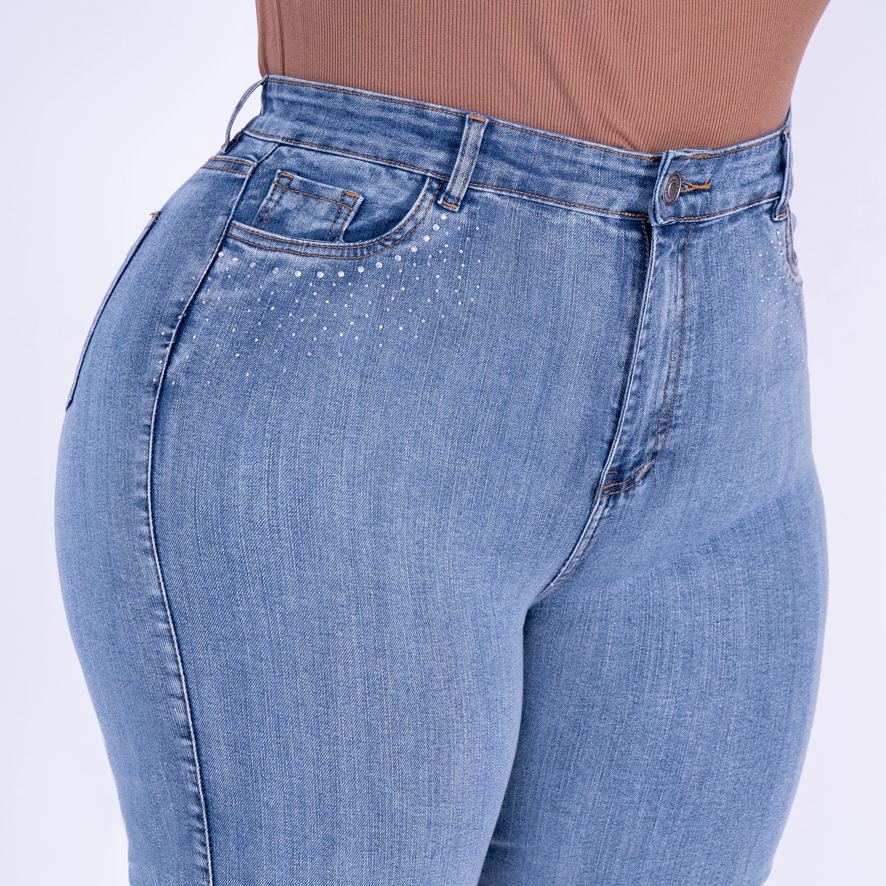 Ref: J-2270-1 Pantalón shiny flare stretch, bota ancha, tiro alto, tono Azul Claro