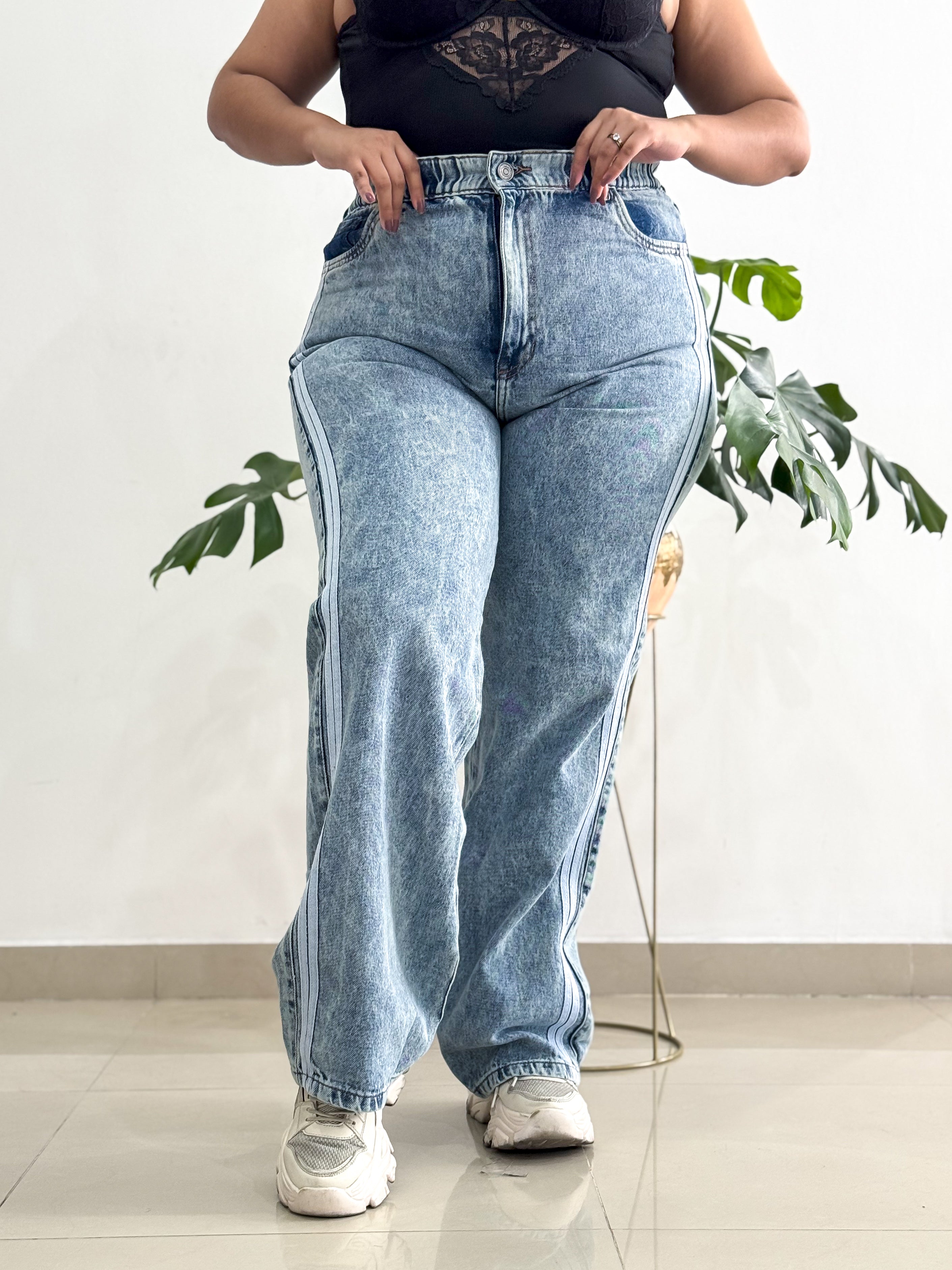 J2268 PANTALON PLUS RIGIDO RESORTE EN CINTURA LINEAS LATERALES