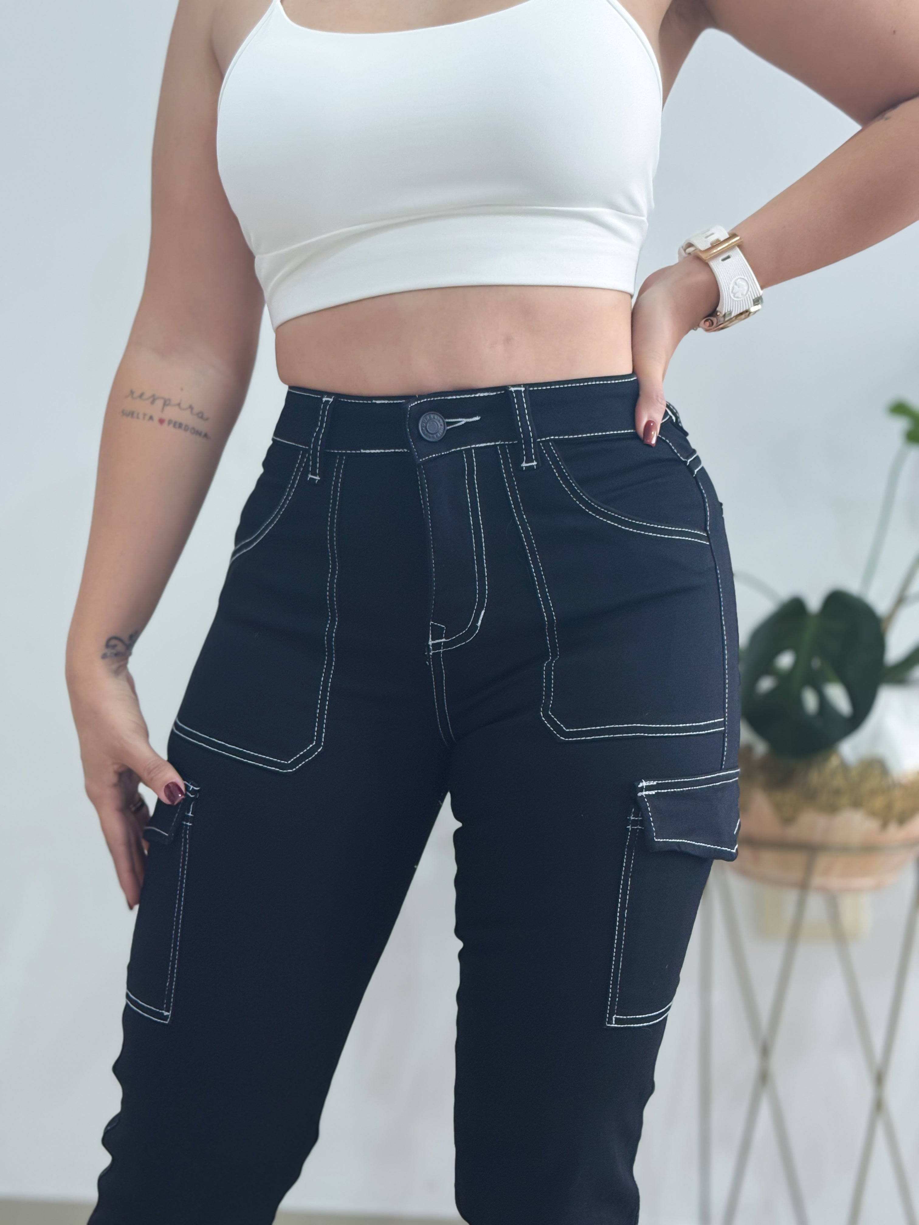 JC00026 CARGO STRETCH COLOR NEGRO